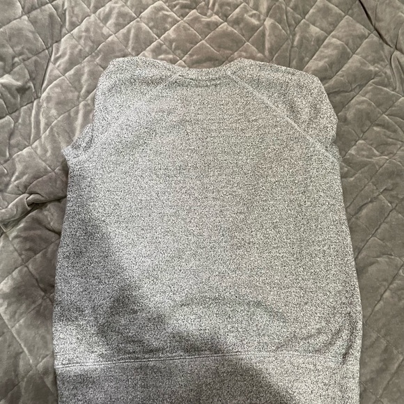 Roots salt and pepper crewneck sweater - Picture 4 of 4